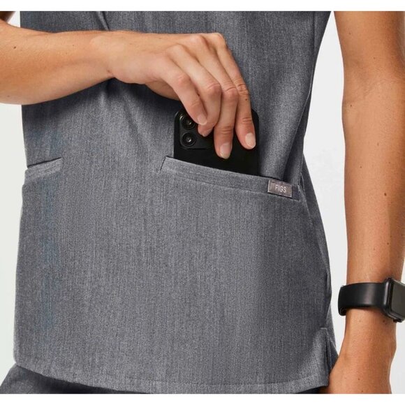 NEW! Figs Casma Three Pocket Scrub Top V Neck Graphite Gray SZ XXL - Picture 5 of 11